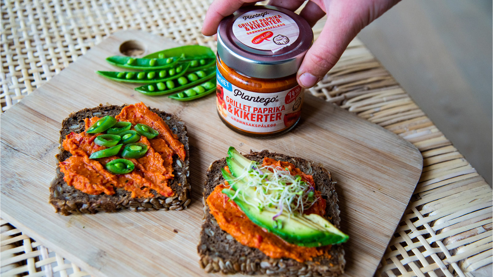 Rugbrødtoast med PLantego' Grillet paprika og kikerter