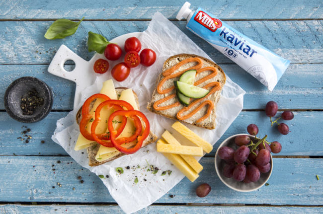 Matpakke med gulost og kaviar