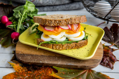 Tursandwich med egg og kaviar. Foto.