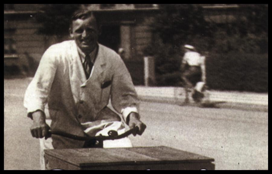 Henry Stryns på varesykkel
