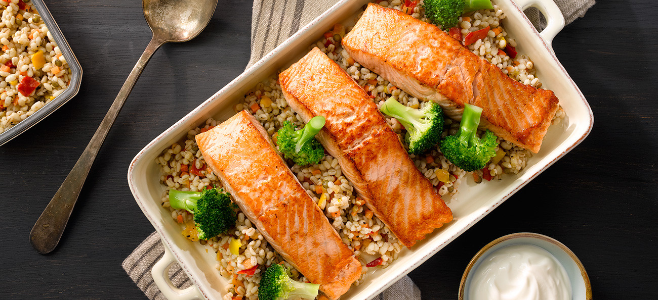Delikat Byggrynsalat med laks og brokkoli